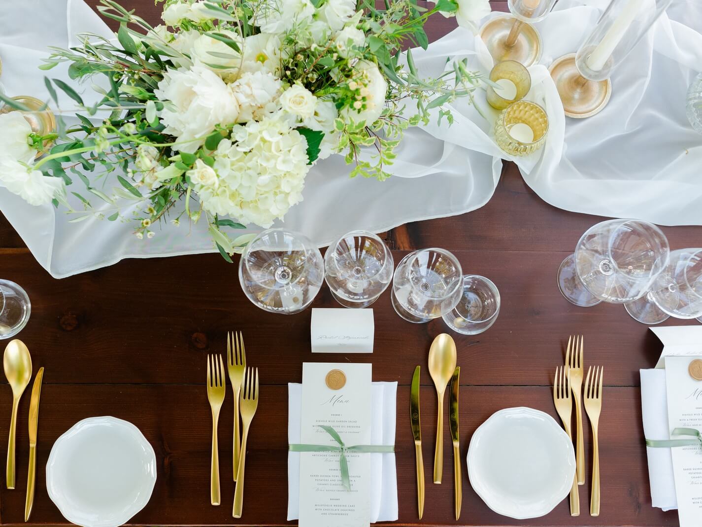 Country Style table decorations for a wedding in Tuscany