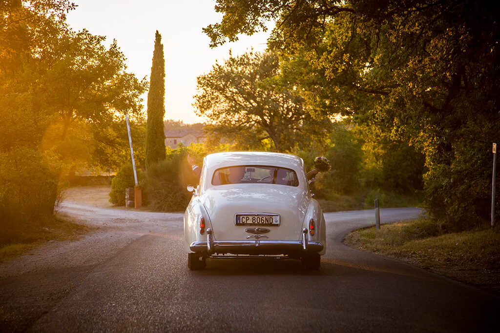 Renting a Vintage Car for Your Wedding 