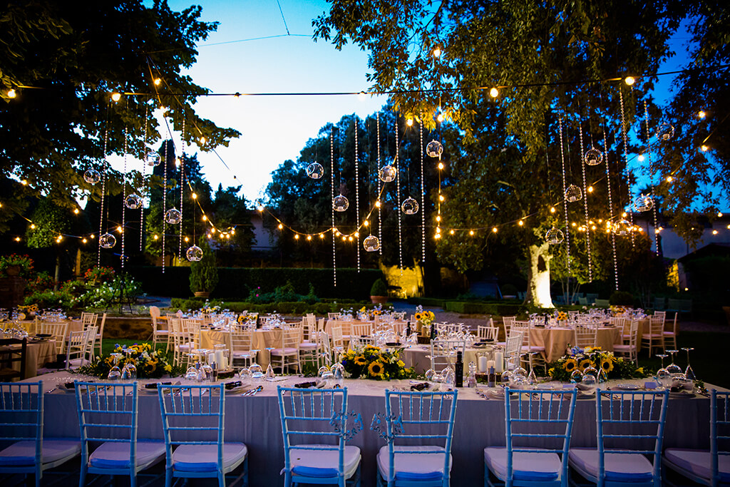 tuscan wedding table settings