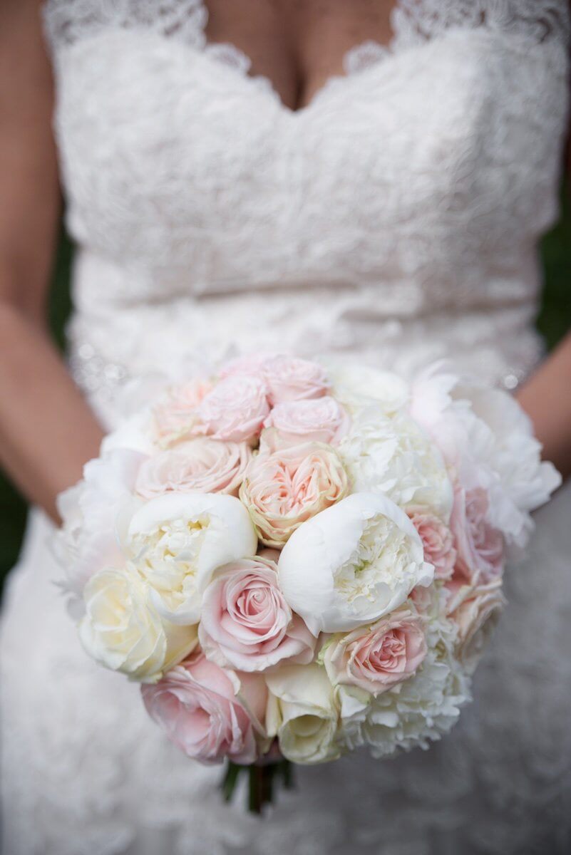 glamour peony and rose bouquet wedding