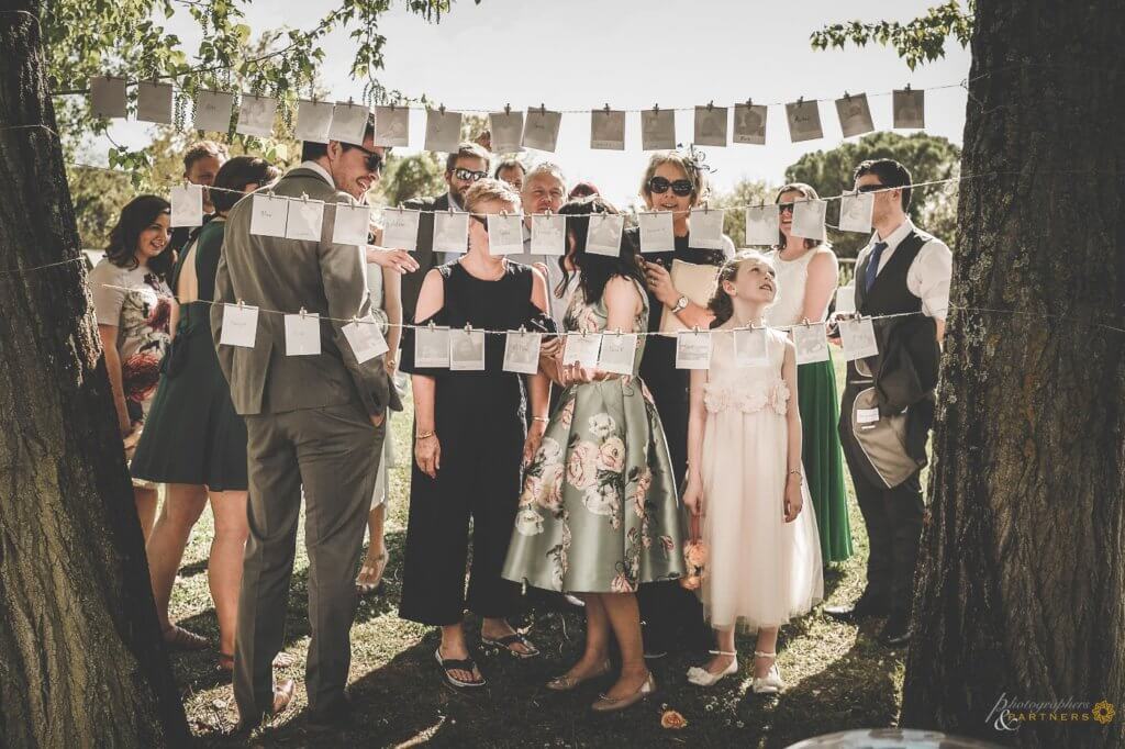 Guests arrive at Fattoria di Corsignano