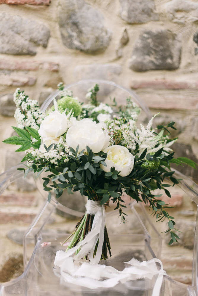 bride bouquet tuscan wedding