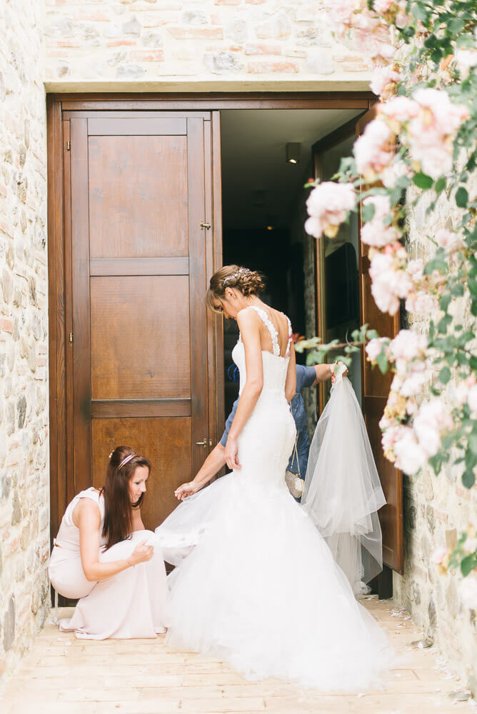 intimate wedding in Tuscany 