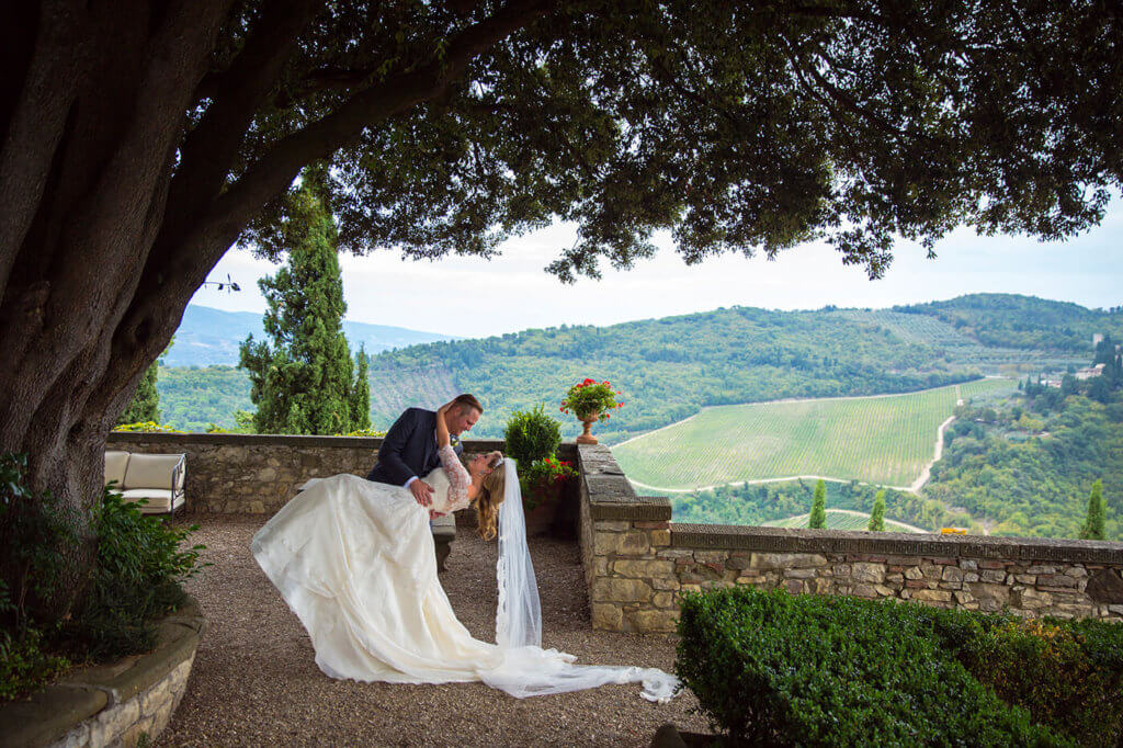 Perfect wedding kiss