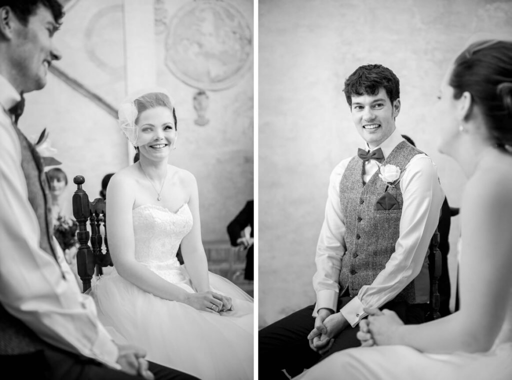 The groom and the bride look at each other during the ceremony