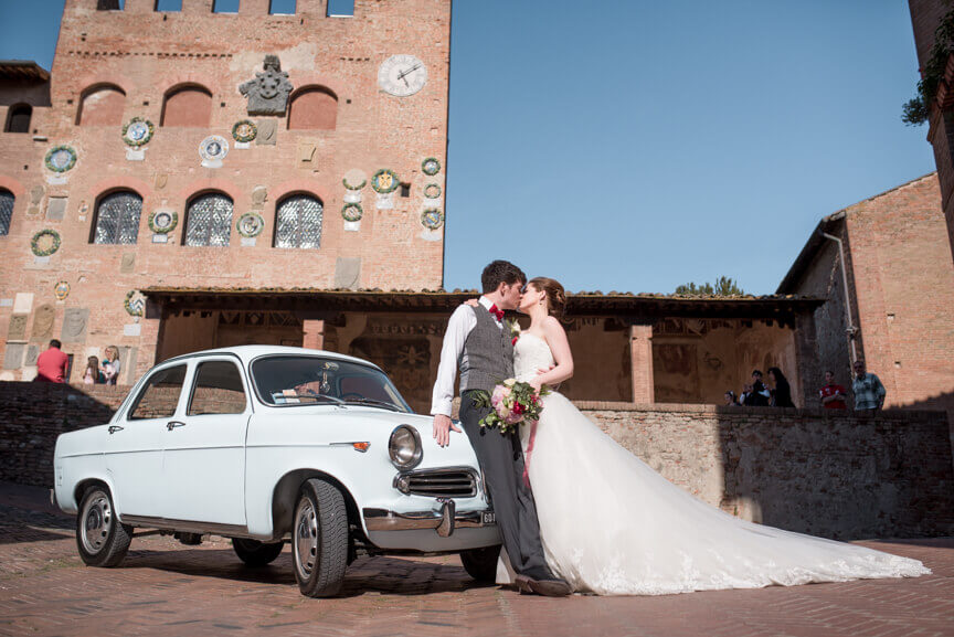 romantic civil wedding in Certaldo