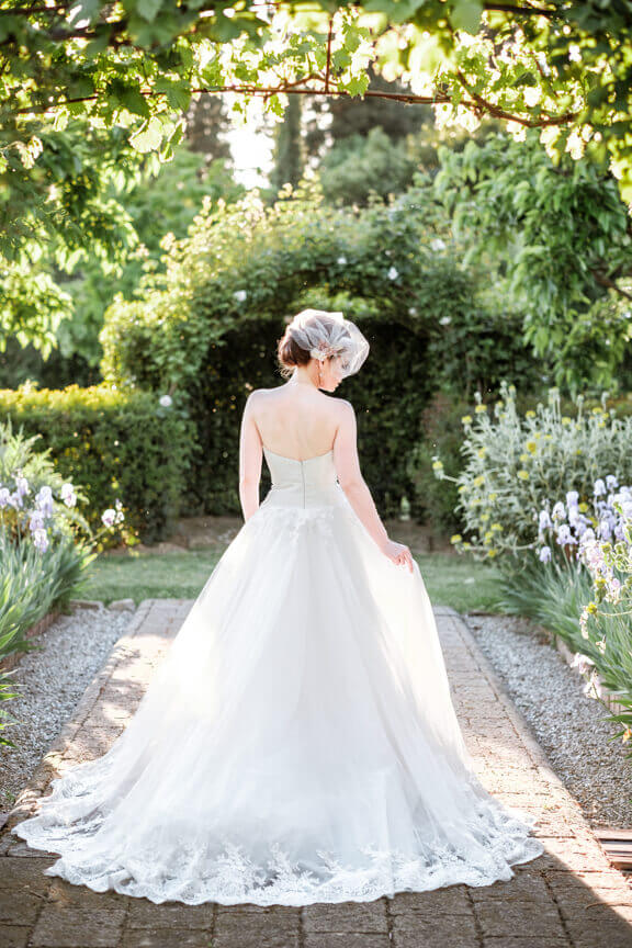 lovely bride tuscan wedding