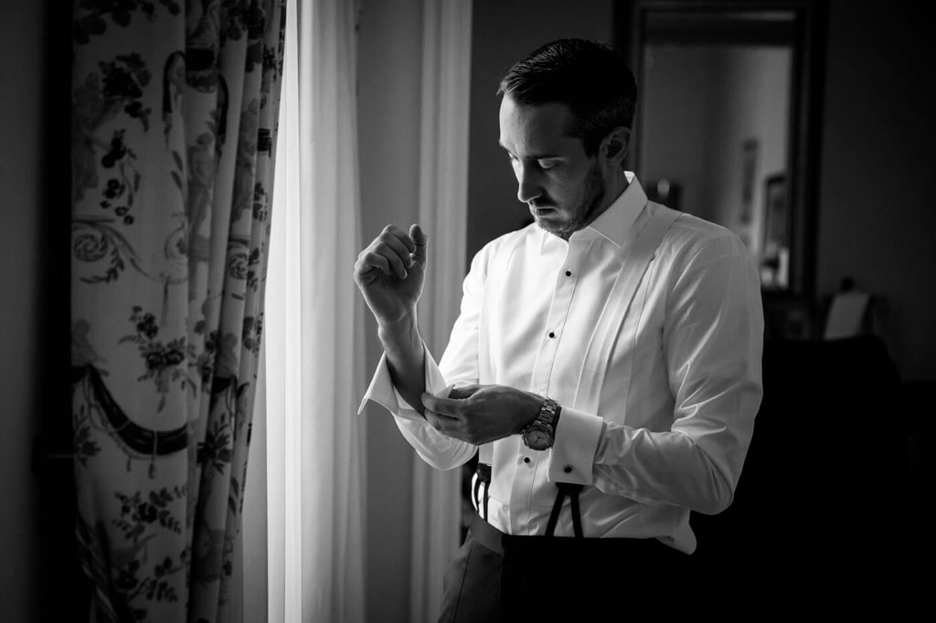 The groom prepares for the ceremony