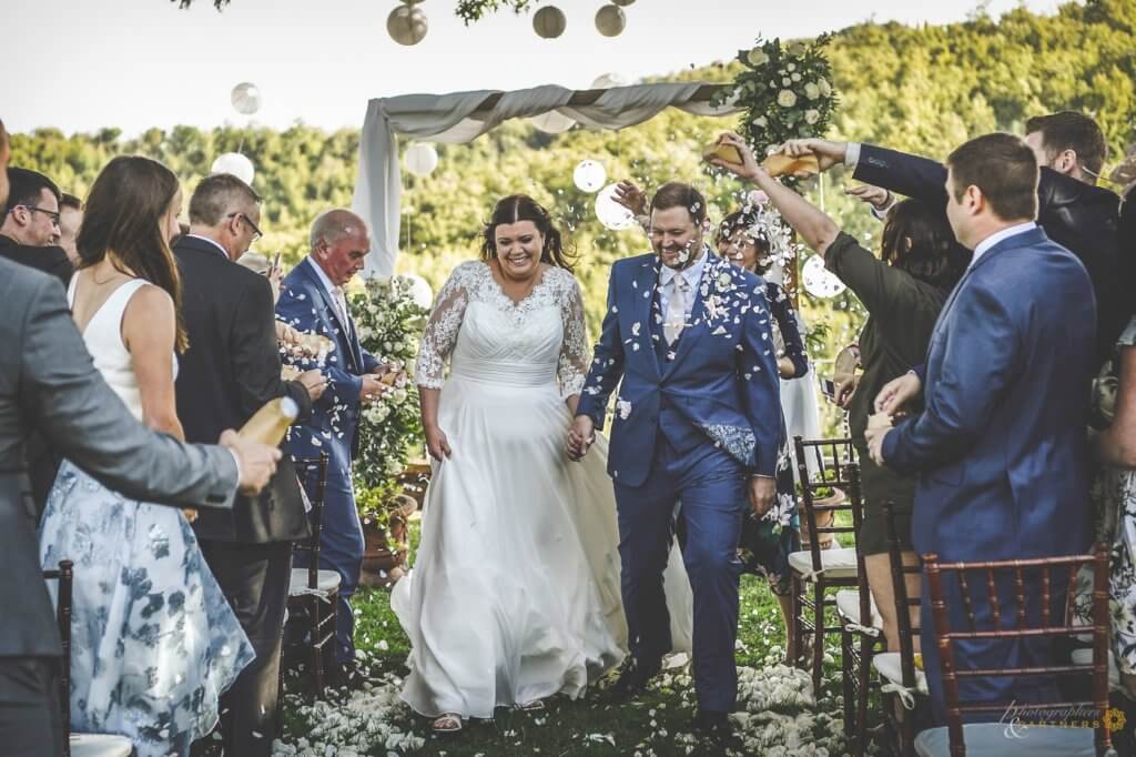 Amy & Elliot are now husband and wife