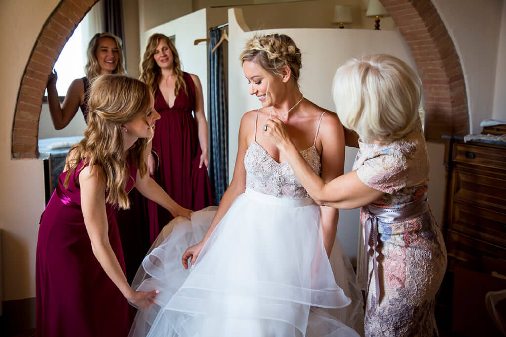 The bride is ready for the ceremony