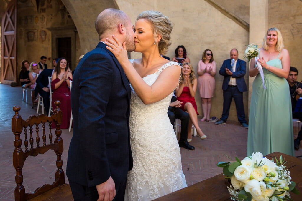 The groom can now kiss the bride