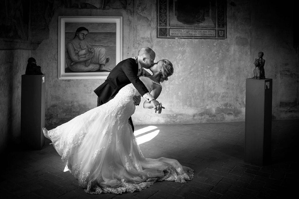 Groom kiss the bride after the ceremony