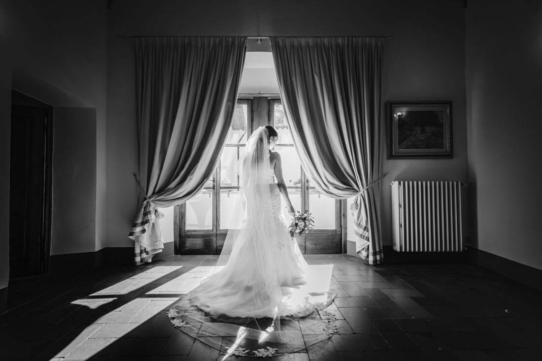 The bride prepares for the ceremony