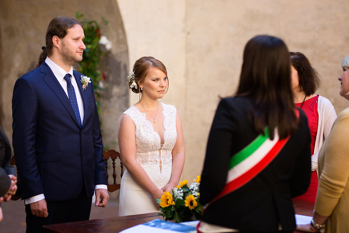 romantic elopment in Italy