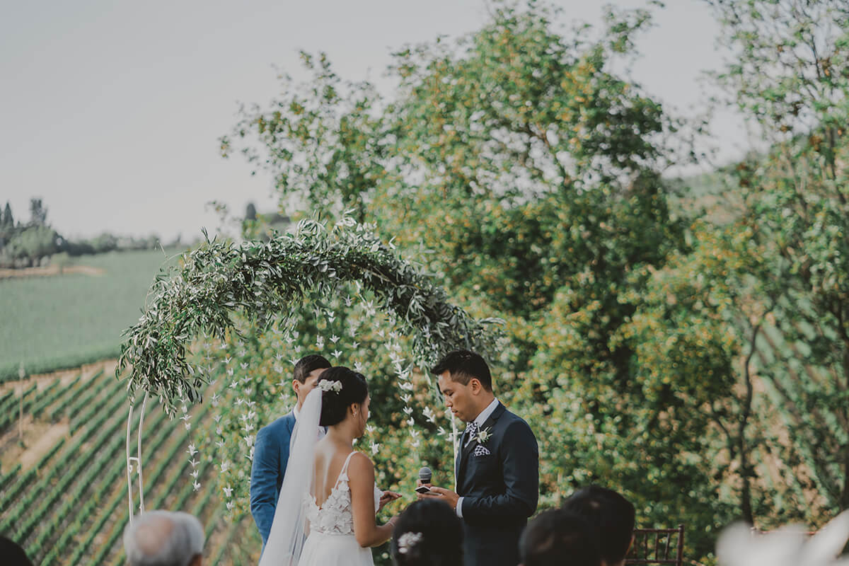 wedding overlooking tuscan vineyards