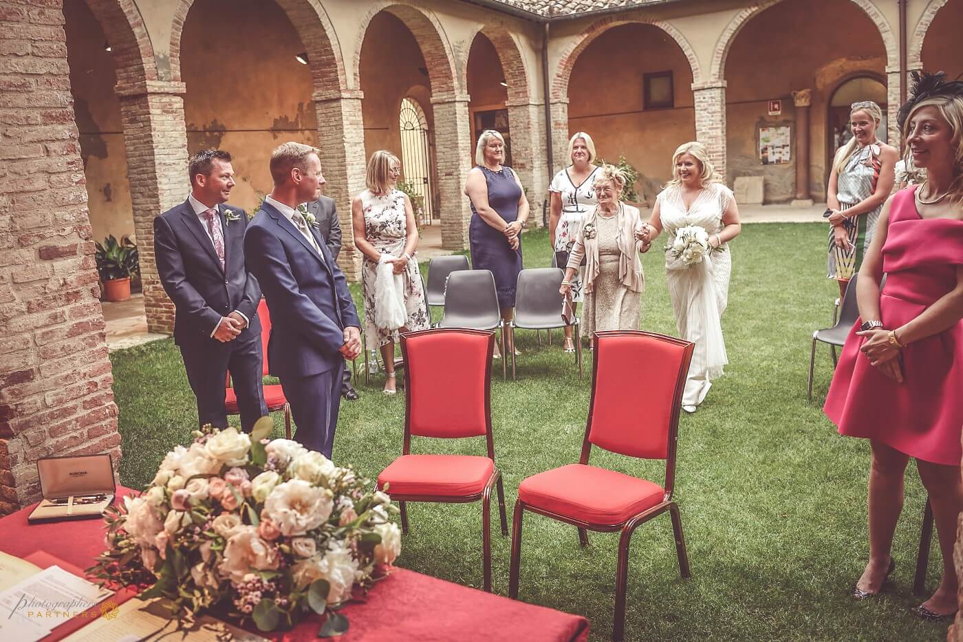 civil wedding in Tuscany