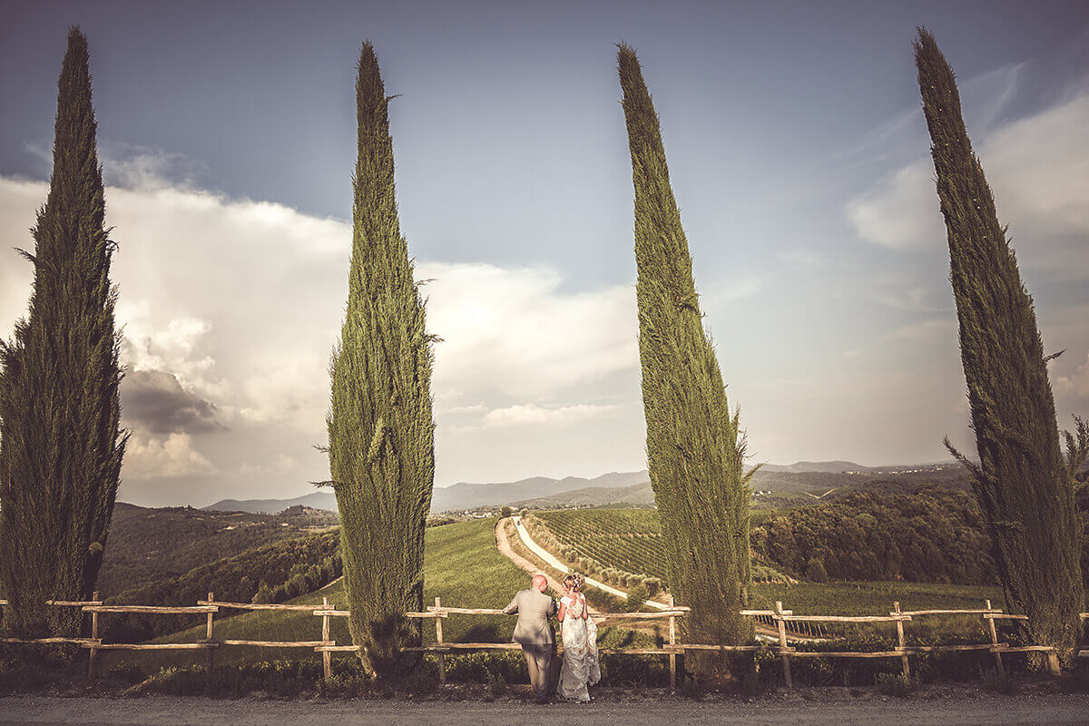 Wedding overlooking tuscan vineyards