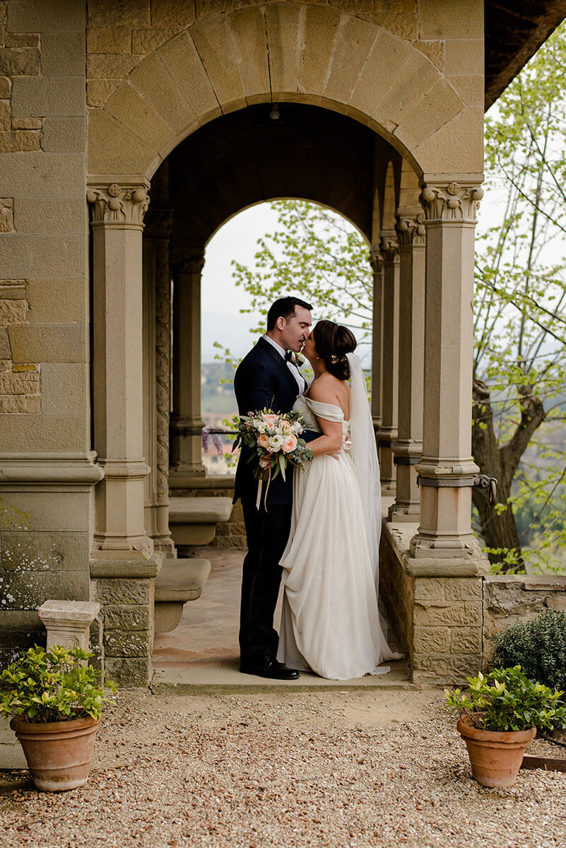 Intimate wedding in a tuscan historic villa