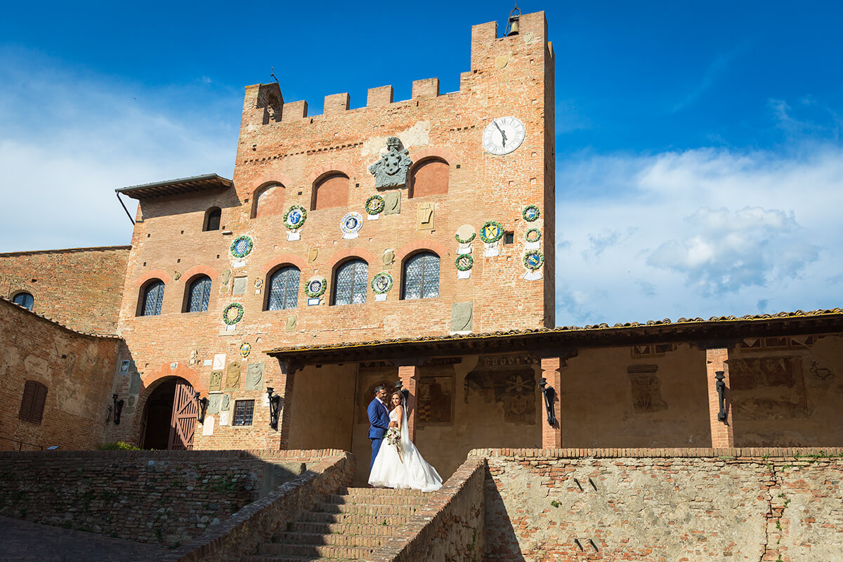Tuscany castle for wedding