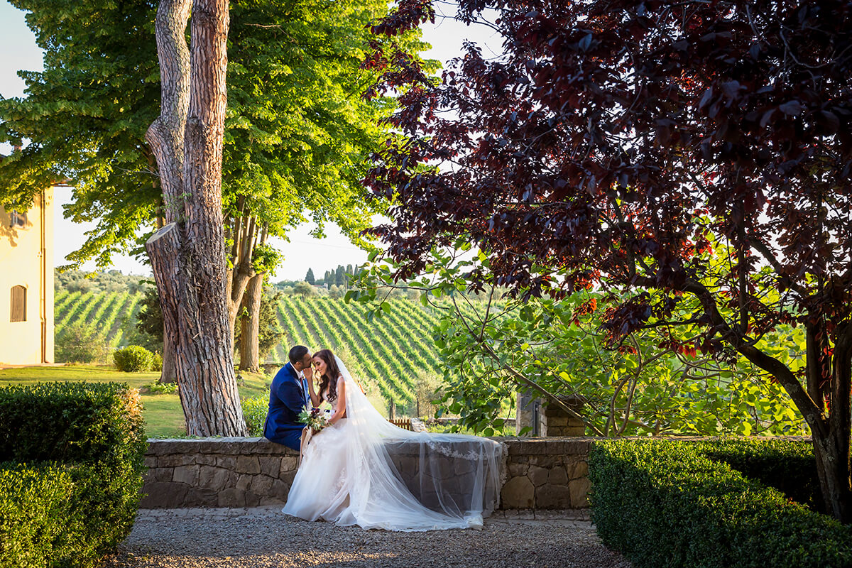 Wedding overlooking tuscan vineyards