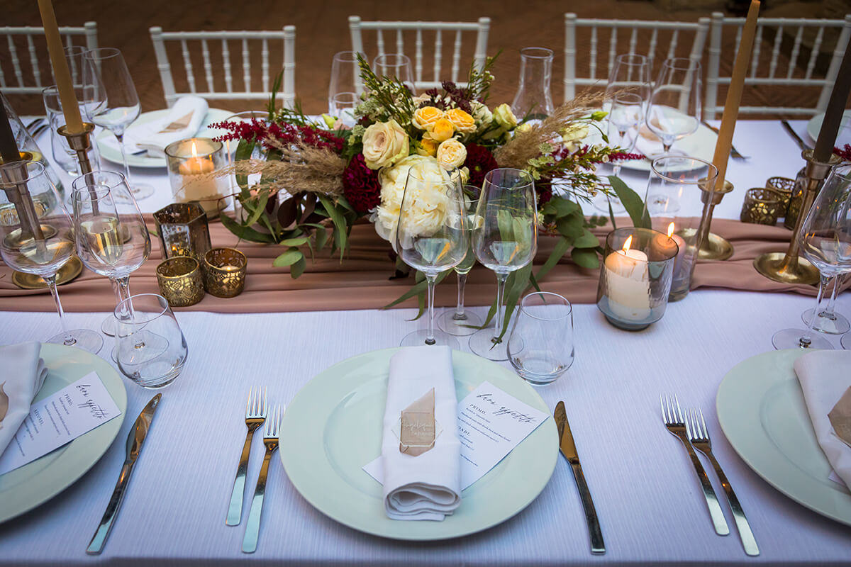 Tuscan wedding ceremony in a castle