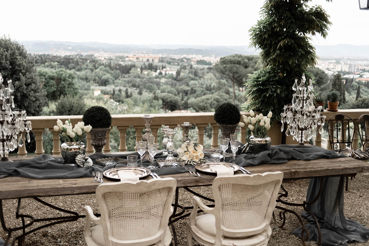 Luxury wedding in tuscany