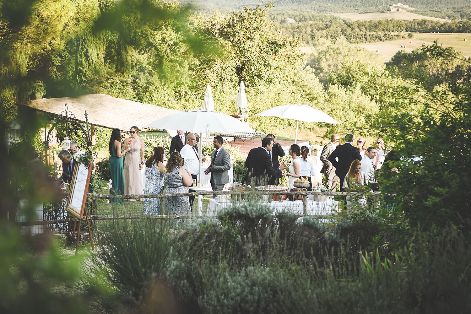 wedding among nature in Tuscany