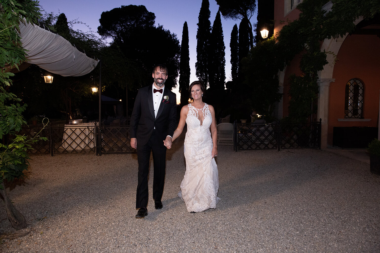 al fresco wedding dinner in Tuscany
