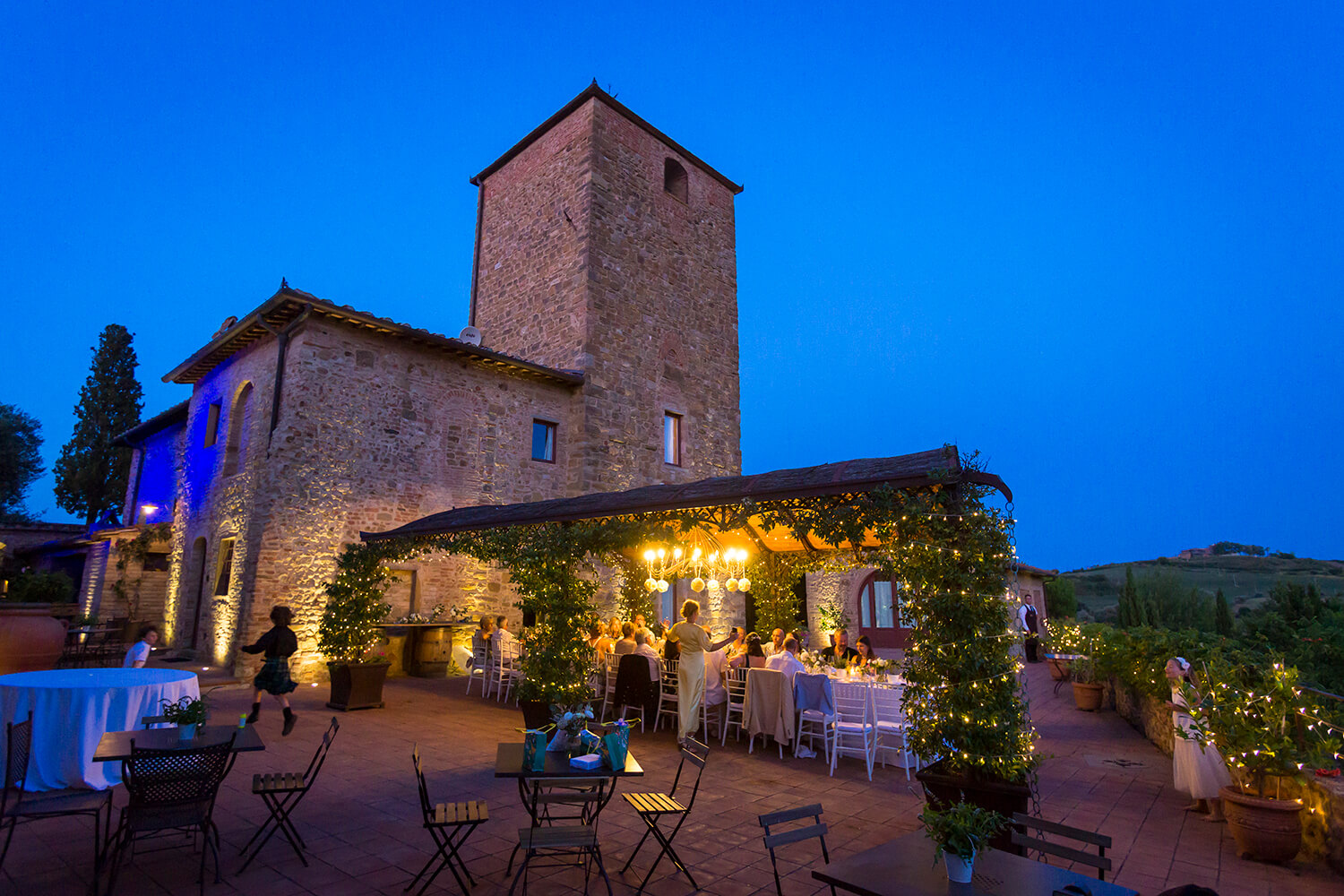 outdoor wedding reception in Italy